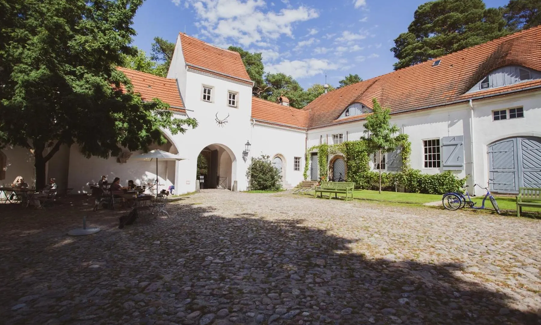 Ferienwohnung Jagdschloss Grunewald contacts